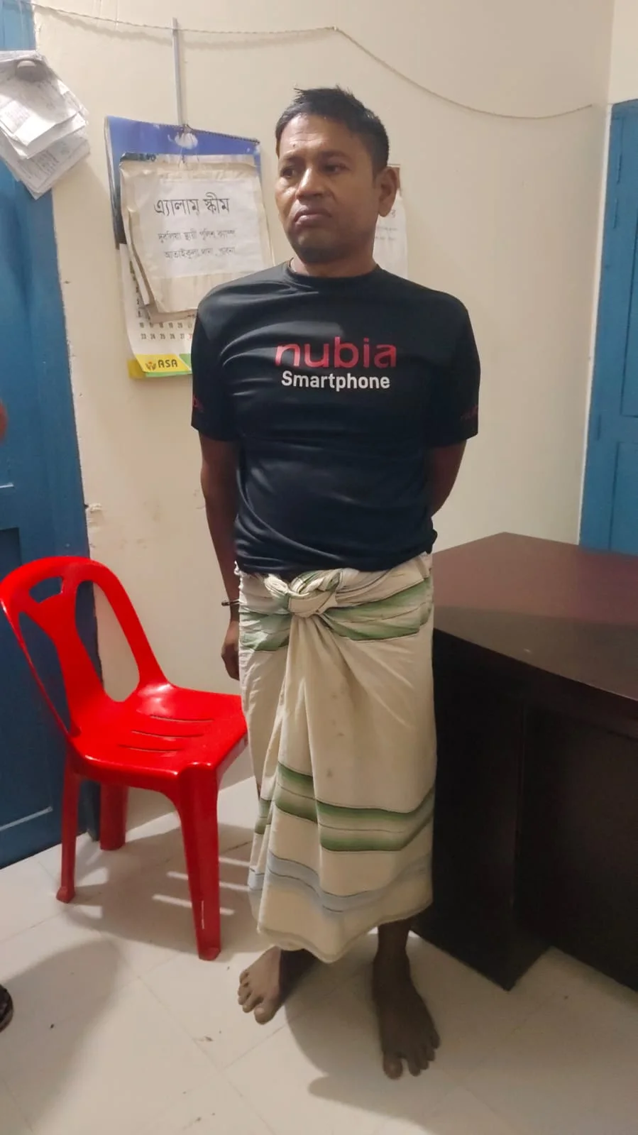 পাবনায় ফের শিশুকে ধর্ষণচেষ্টার অভিযোগ: দোকানে আগুন, ঝোপ থেকে অভিযুক্ত গ্রেপ্তার