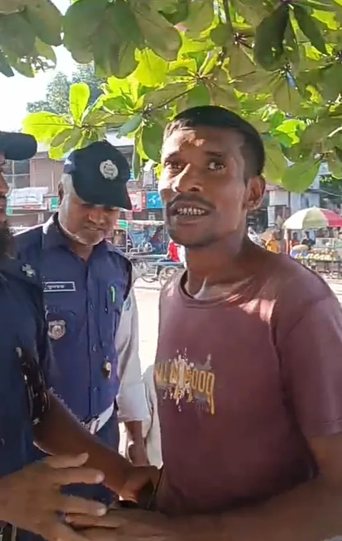 বানেশ্বর ট্রাফিক পুলিশের তৎপরতায় সাজাপ্রাপ্ত ছিনতাইকারী আটক।
