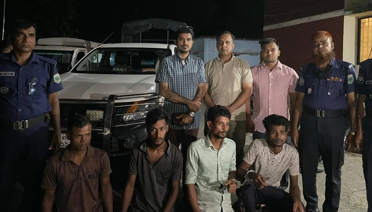 পুঠিয়ায় মাদকবিরোধী বিশেষ অভিযানে ৪ মাদক কারবারি ও সেবীকে গ্রেপ্তার, জরিমানা ও কারাদণ্ড