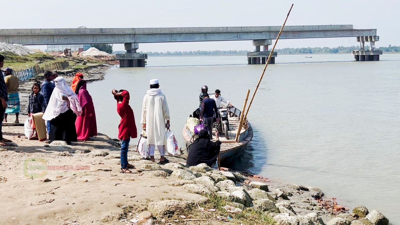 নড়াইলে সেনাবাহিনীর হস্তক্ষেপ কামনায় খেয়াঘাট দখলমুক্তের আবেদন