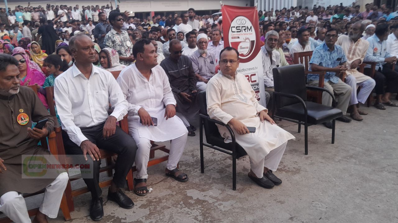 লালপুরের পাইলট বালিকা উচ্চ বিদ্যালয়ে ডিবিসি নিউজে যুক্ত ছিলেন ডা. ইয়াসির আরশাদ রাজন। সেই সাথে উপস্থিত ছিলেন বিএনপির বিভিন্ন পর্যায়ের নেতাকর্মীরা।