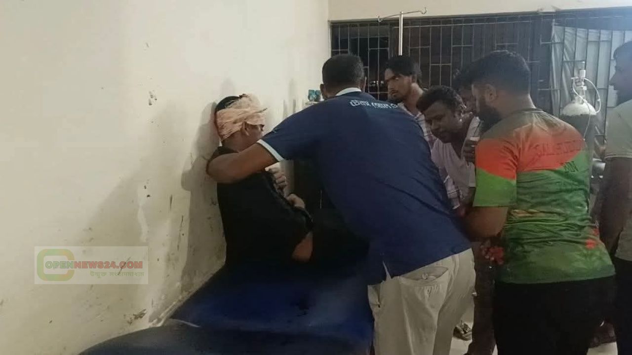 লালপুরে সরকারি রাস্তার মাটি কেটে বিক্রি!