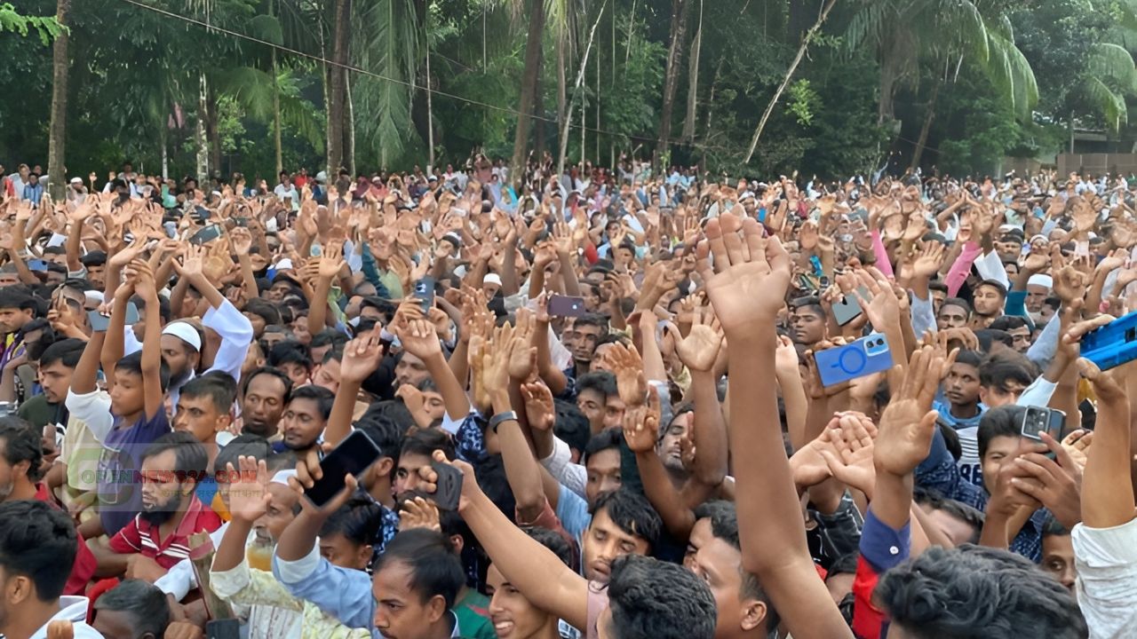 হাতিয়ায় বিএনপির গণসমাবেশ, হাত তুলে মনোনয়ন পরিবর্তনের দাবি