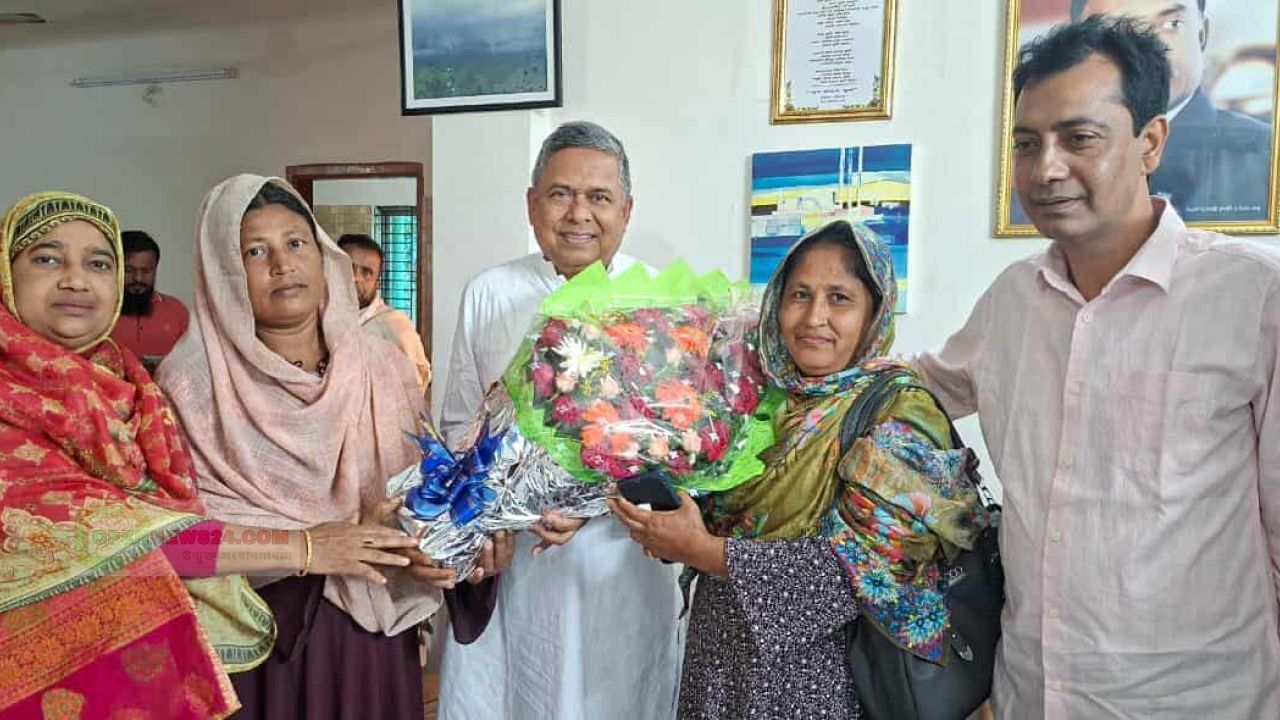 শ্রীপুরে ইউপি তিন নারী সদস্যের বিএনপিতে যোগদান