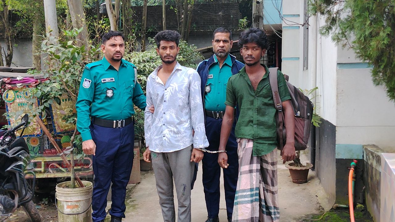 গাজীপুরের কাশিমপুরে গার্মেন্টস কর্মীকে ইভটিজিংয়ের অভিযোগে যুবক আটক