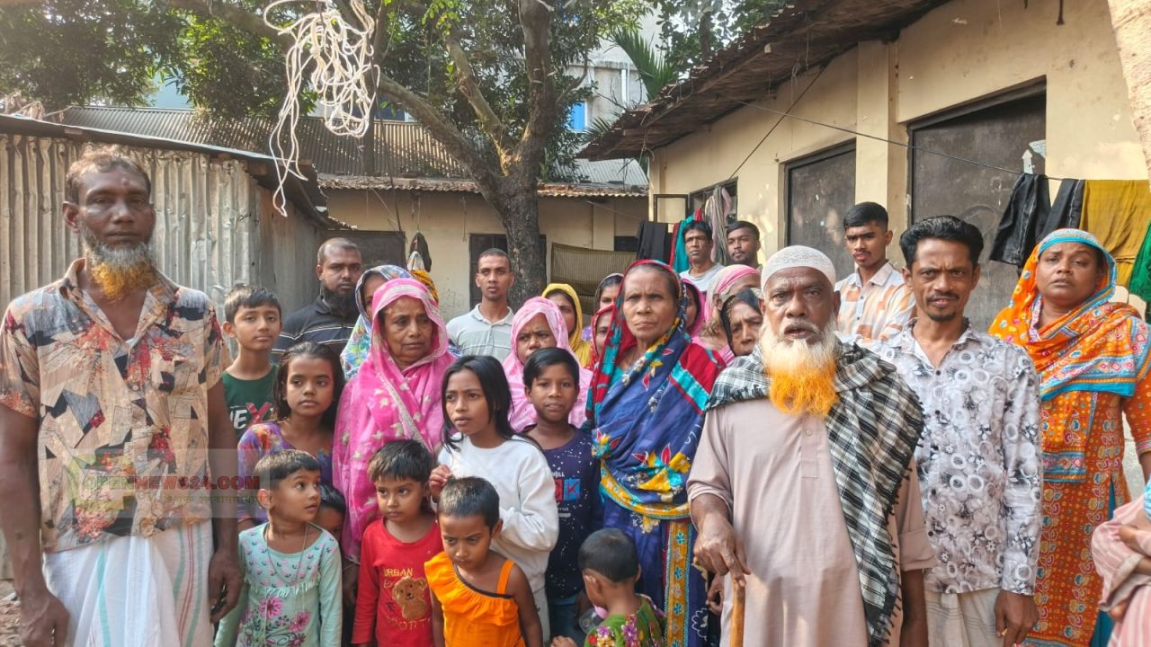 আশুলিয়ায় অসহায় পরিবারের উপরে সন্ত্রাসী হামলা আতঙ্কিত এলাকাবাসী 