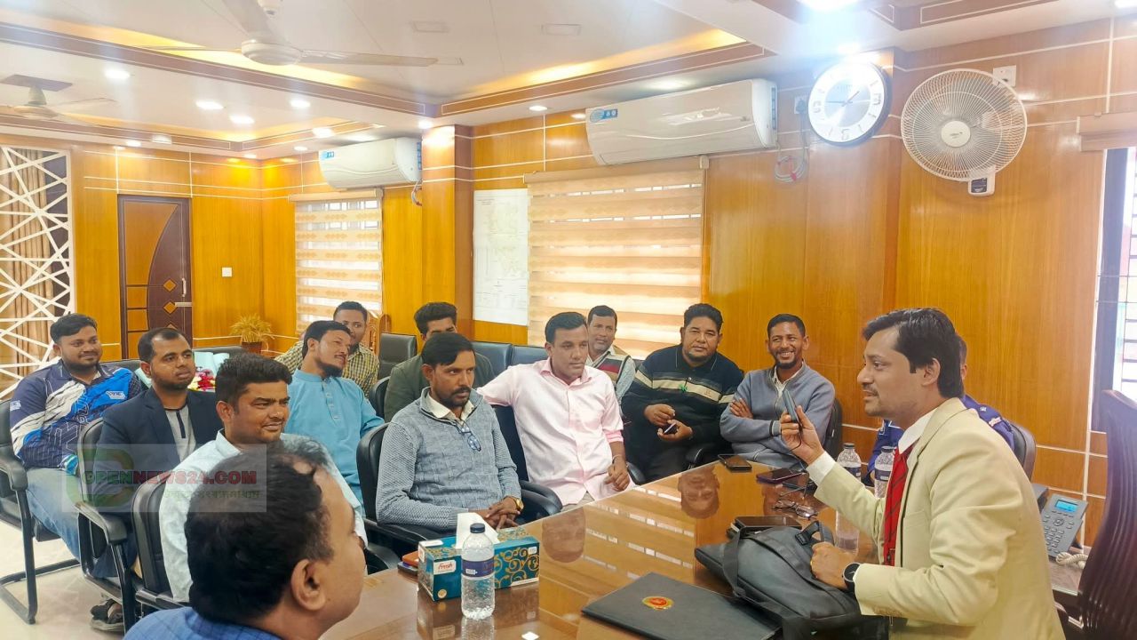 সালথায় সাংবাদিকদের সাথে নবাগত ইউএনওর মতবিনিময়