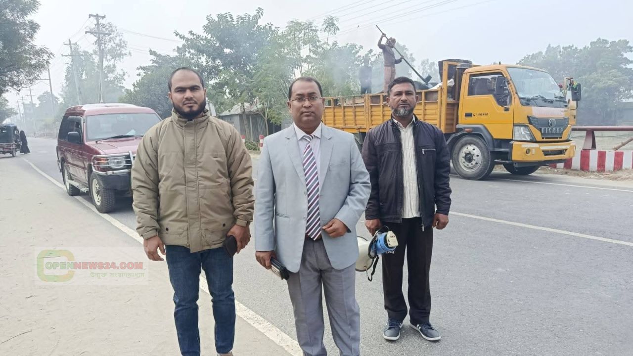 সিরাজগঞ্জের কাজিপুর সীমান্তবাজার সংলগ্ন সড়কে গতিরোধক স্থাপন শুরু, এলাকাবাসীর স্বস্তি