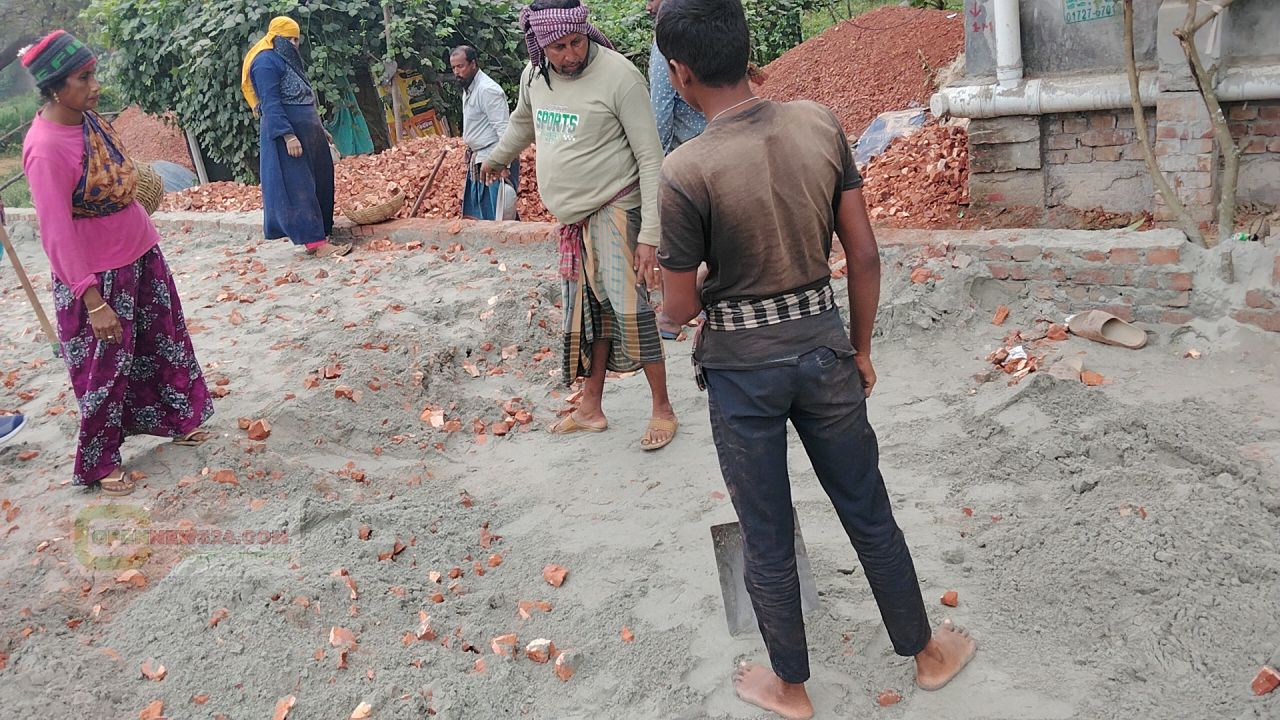 কাশিমপুরে রাস্তা নির্মাণে অনিয়ম সিটি কর্পোরেশনের ফিল্ড কর্মী মাসুদ ‘ইট–বালু’ মন্তব্যে সমালোচনা পর্ব ১