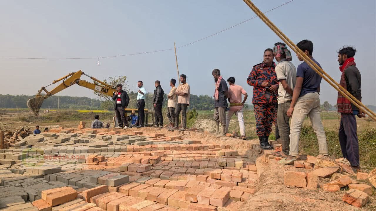 কালিয়ায় কাঠ পোড়ানো ও লাইসেন্স বিহীন  ইটভাটায় দুই লাখ টাকা জরিমানা