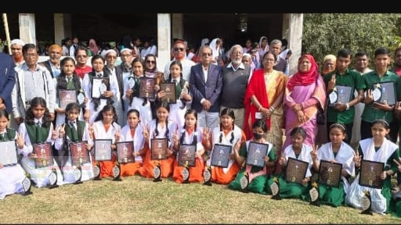 নেত্রকোনা দুর্গাপুরে মেধাবী শিক্ষার্থীদের মাঝে শিক্ষাবৃত্তি ও সম্মাননা প্রদান