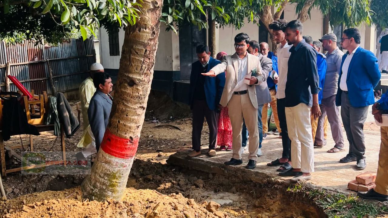 শিক্ষার্থীদের দাবির প্রেক্ষিতে ধলাদিয়া ডিগ্রি কলেজ ক্যাম্পাসে বসার ব্যবস্থা নির্মাণ কাজের উদ্বোধন