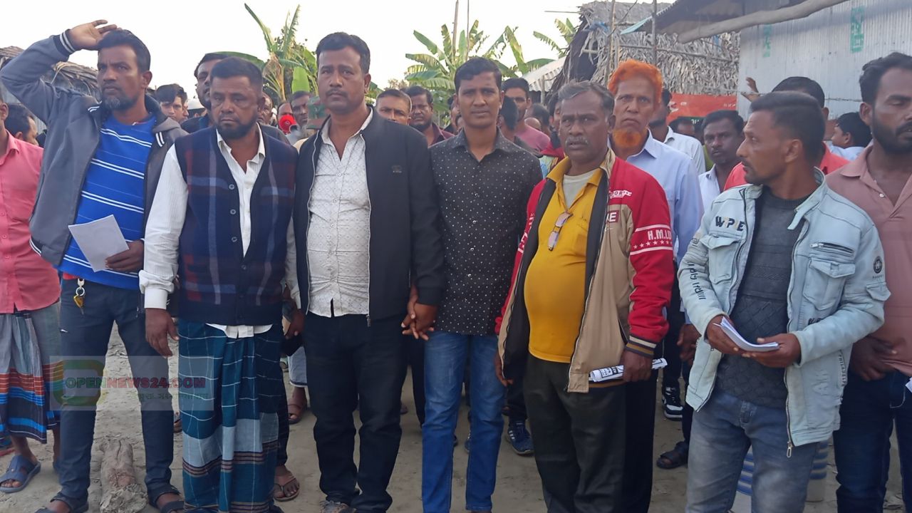 মোংলার জয়মনিতে ধানের শীষ প্রতীকের গন মিছিল।