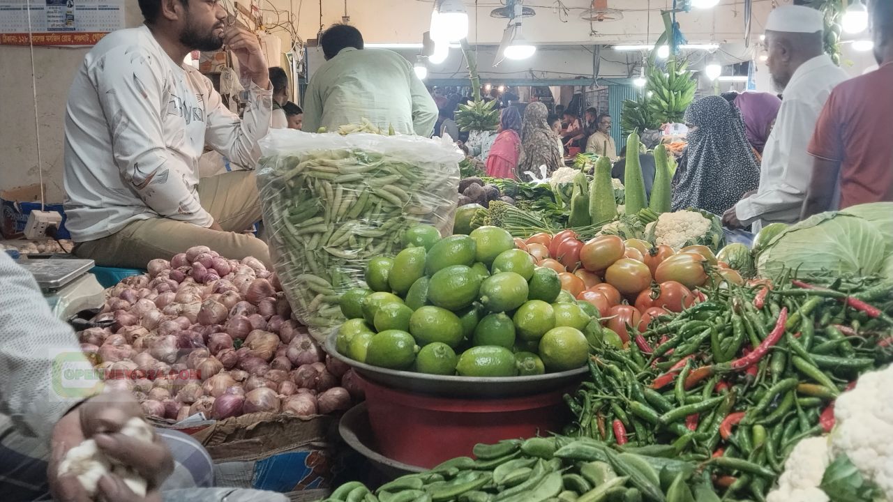 রমজানে নিত্যপণ্যের দামে অস্থিরতা  লেবুর দাম আকাশছোঁয়া, বিপাকে সাধারণ ক্রেতা