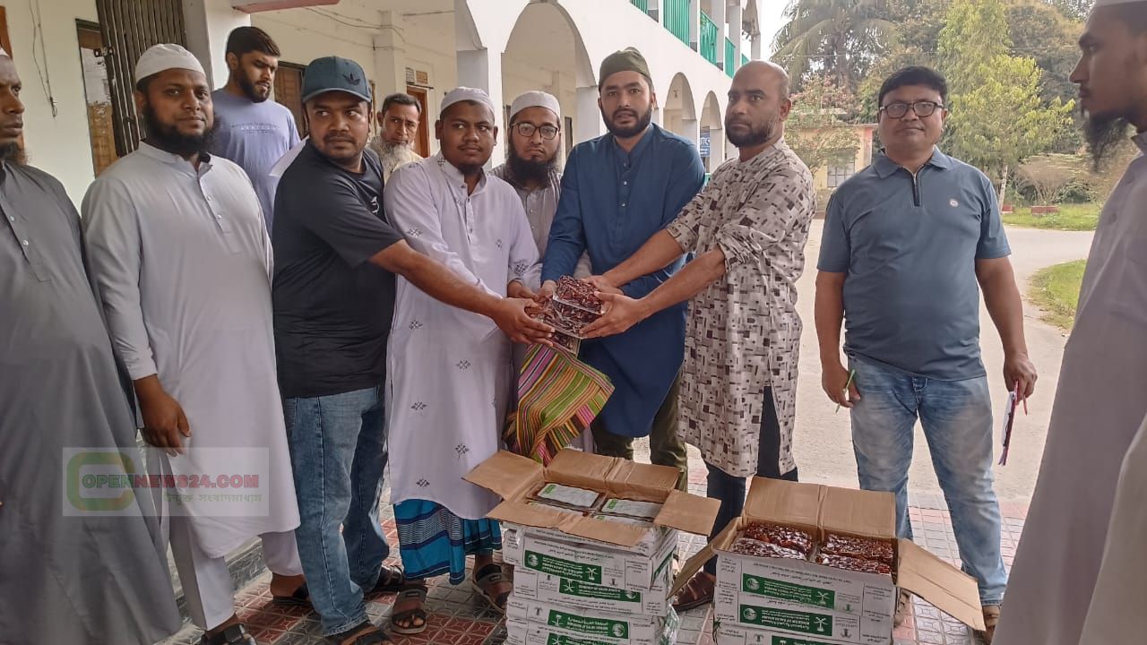 সালথায় এতিমখানা ও মাদরাসায় সৌদি আরবের উপহারের খেজুর বিতরণ