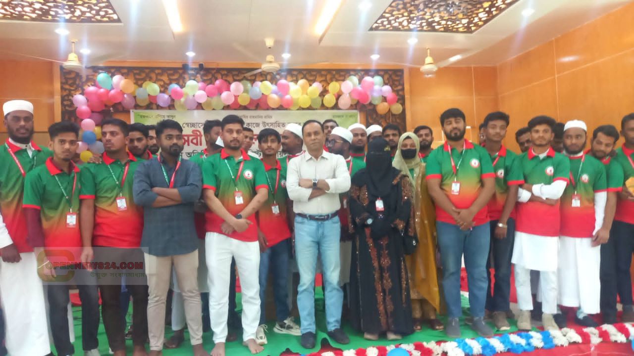 রক্তের রং লাল, পরিচয় আমরা সবাই মানুষ কলমাকান্দায় সম্প্রীতির বার্তা কায়সার কামালের